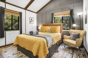 3 bedrooms, desk, iron/ironing board, WiFi