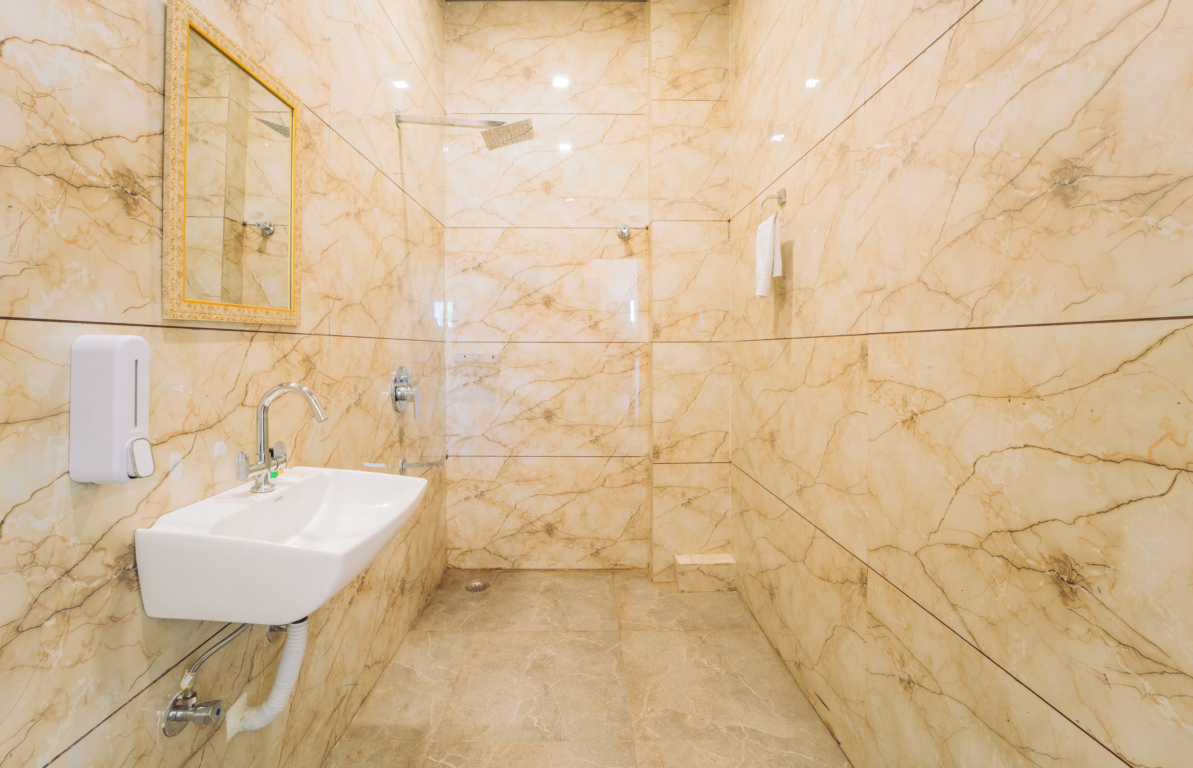 Luxury Room | Bathroom