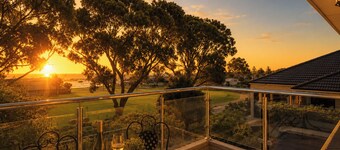 Coastal Retreat • Walk to Beach • Ocean Views