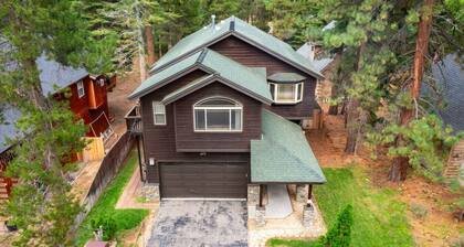 TāHaus - Hot Tub + Pool Table + Dog Friendly