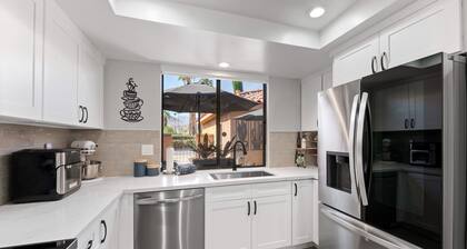 Designer Seville Condo w Golf Mountain Views