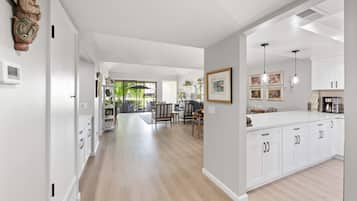 Apartment | 2 bedrooms, Internet