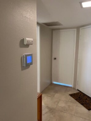Apartment | 2 bedrooms, Internet - Chic Desert Condo With Mountain Views (Palm Springs)
