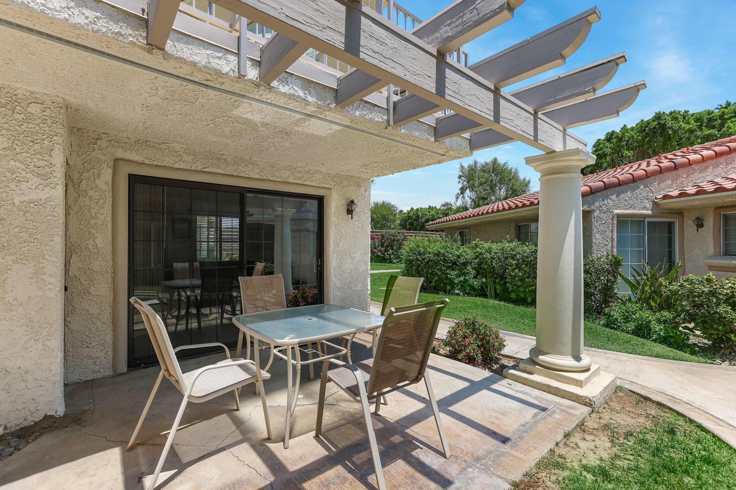 House | Terrace/patio