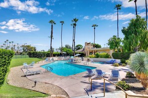 Pool - Relaxing Palm Springs Condo With Pool Access (Palm Springs)