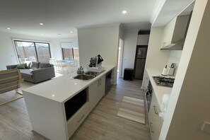 Unclassified image, 2 of 17, button - Charming Modern Family Home in Wyndham Vale (Wyndham Vale)