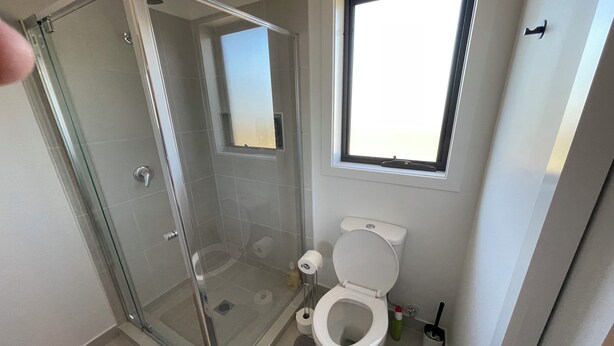 Shower, hair dryer - Charming Modern Family Home in Wyndham Vale (Wyndham Vale)