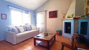 Rumah, 2 kamar tidur, balkon, pemandangan kebun | Ruang keluarga | Buku