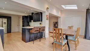 Dining - Spacious 4 bedroom house in Bishop's Stortford (Hertfordshire)