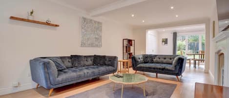 TV, fireplace, offices