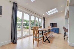 Dining - Spacious 4 bedroom house in Bishop's Stortford (Hertfordshire)