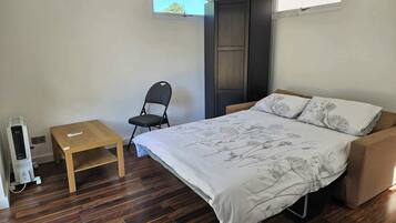 1 bedroom, internet, bed sheets