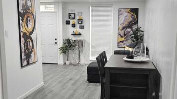 2 bedrooms, Internet