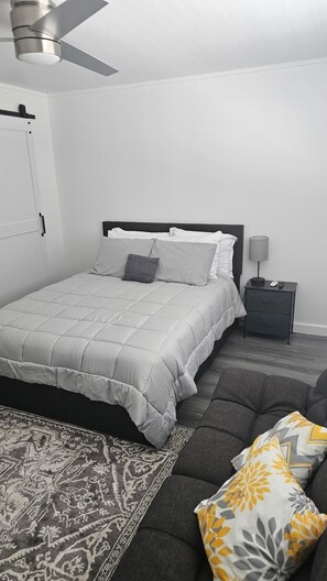 House - Iconic Retreat Modern 2BR Full Home in Dallas TX (Dallas)