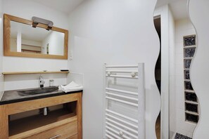 Departamento | Baño | Secadora de cabello, toallas, shampoo