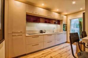 Fridge, microwave, oven, dishwasher