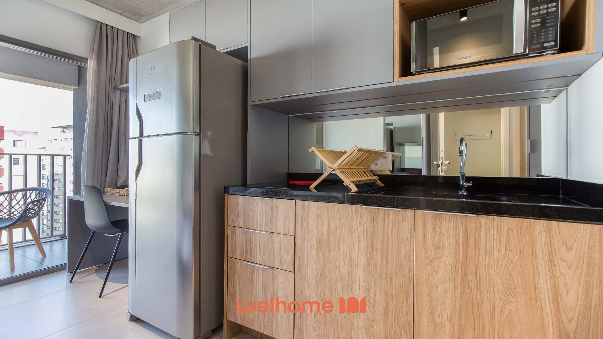 Micro-ondas, cooktop, cafeteira/chaleira