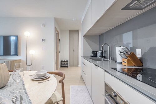 Bright & Modern 2BR | Golden Square Mile