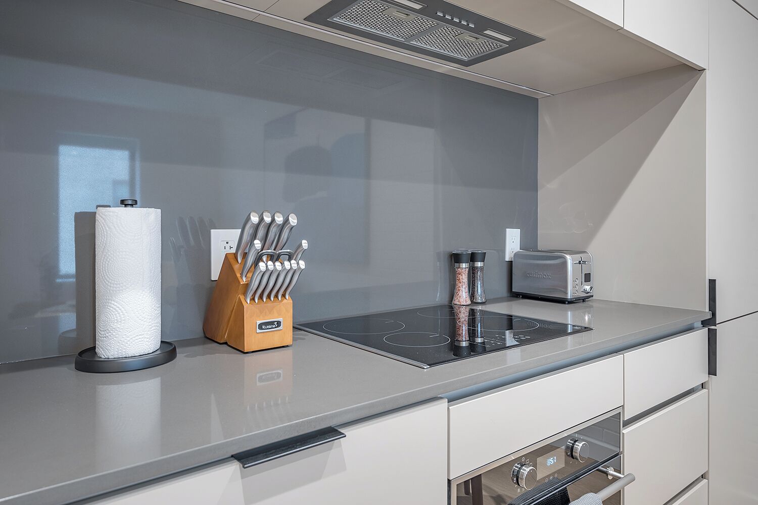 冰箱、微波炉、烤箱、炉灶