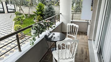 Family Condo, 2 Bedrooms, Kitchen, Garden View | Terrace/patio