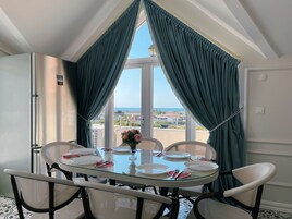 Luxury Condo, 3 Bedrooms, Kitchen, Sea View | Private kitchen | Coffee/tea maker, electric kettle, highchair, griddle