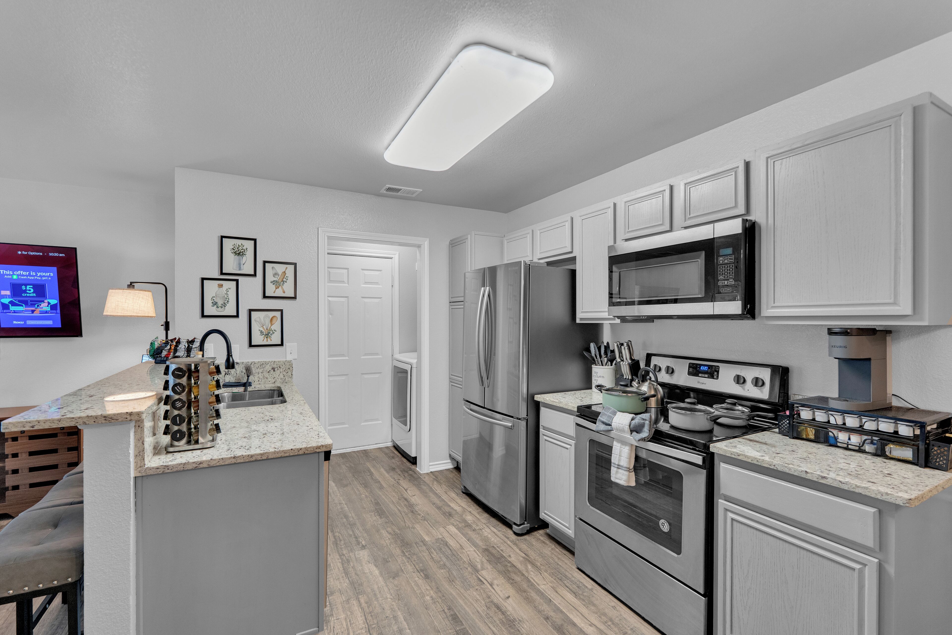 Mikroaaltouuni, uuni, liesi, astianpesukone