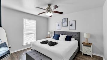 3 bedrooms, iron/ironing board, WiFi, bed sheets