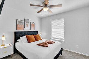 3 bedrooms, iron/ironing board, WiFi, bed sheets
