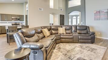 House (3 Bedrooms) | Interior