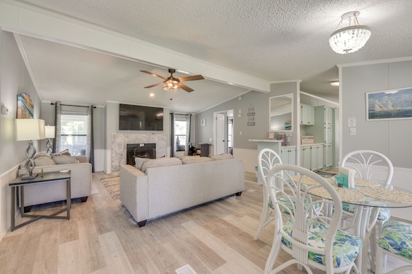House (3 Bedrooms) | Interior