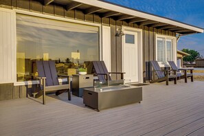 House (1 Bedroom) | Interior - Beach Access, Deck: Waterfront Whidbey Island Home (Greenbank)