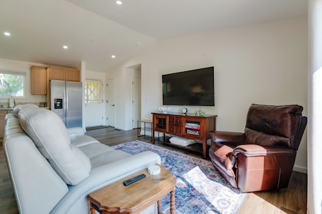 House (2 Bedrooms) | Front of property