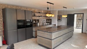 Premium-íbúð | Einkaeldhús | Barnastóll