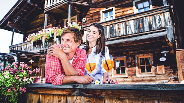 A wooden cabin with a balcony and flower boxes. - The Alpine No 7 (Reith bei Seefeld)