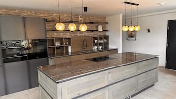 Premium Apartment | Private kitchen | Highchair