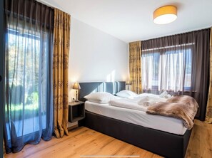 Superior Apartment | Blackout drapes, free WiFi