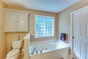 House (3 Bedrooms) | Interior - Golf, Fish & Hike: Hot Springs Village Home! (Hot Springs Village)