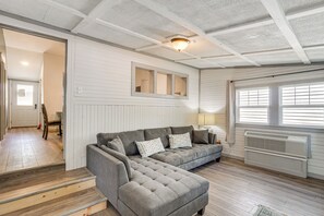 House (3 Bedrooms) | Interior - Steps to Water: Lake of the Ozarks Getaway (Versailles)