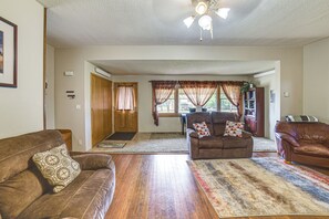 House (3 Bedrooms) | Interior