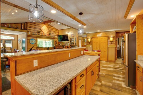 'bayview' - Lakefront Family Cabin in Odessa!