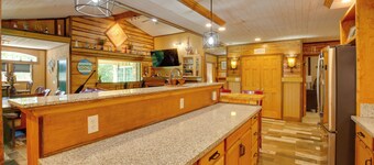 'bayview' - Lakefront Family Cabin in Odessa!