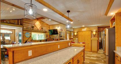 'bayview' - Lakefront Family Cabin in Odessa!