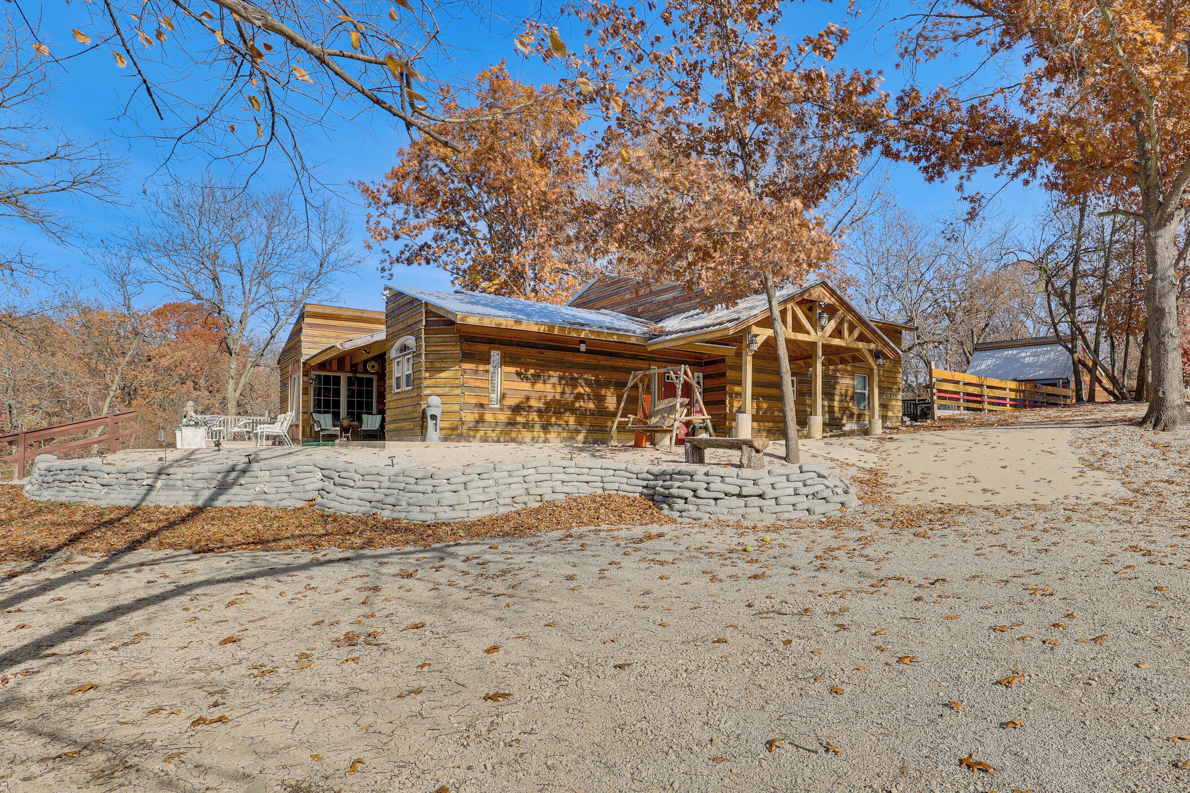 House (5 Bedrooms) | Interior