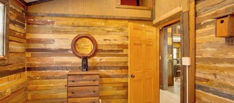 Pet-friendly Lake Lafayette Escape w/ Fire Pit
