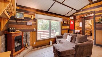 House (2 Bedrooms) | Front of property