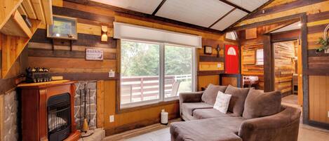 House (2 Bedrooms) | Front of property