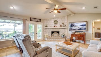 House (3 Bedrooms) | Front of property