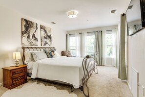 Apartment (3 Bedrooms) | Interior - < 2 Mi to Dtwn Hagerstown: Townhome w/ Fireplace (Hagerstown)