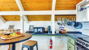 Apartment (0 Bedroom) | Bahagian dalam