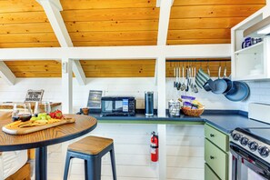 Apartment (0 Bedroom) | Bahagian dalam